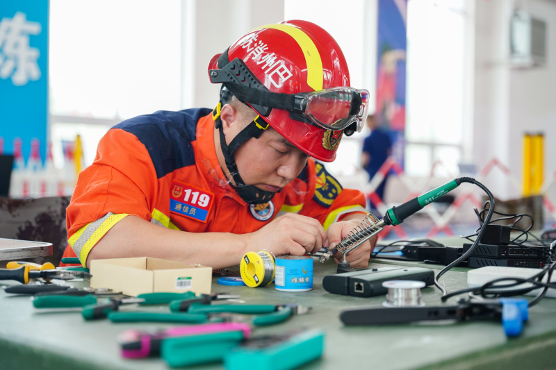 造就“工匠精英”新疆举行第二届消防行业职业技能竞赛
