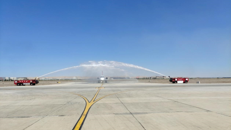 喀什徕宁国际机场圆满完成中国商飞ARJ21-700演示飞行保障任务