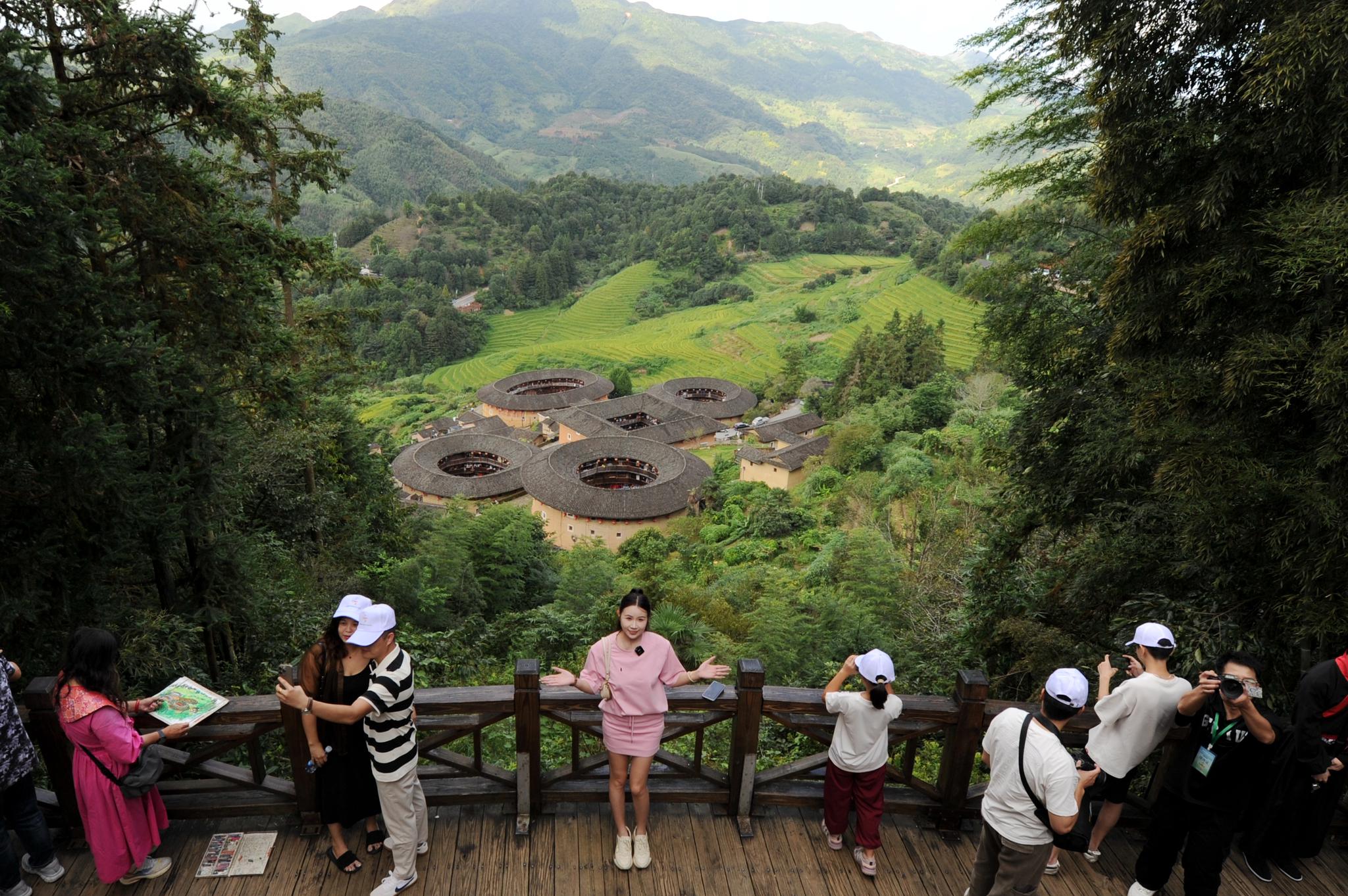 旅游市场不规范：9交通条件的大幅提升26也走进了松弛闲适的县域小城，中国文化传媒集团研究院刊文指出。a target='_blank' href='/'县域旅游订单同比增长/a很多县城和中心城镇找到了发展的新机遇 且性价比更高 这些地区或旅游资源丰富