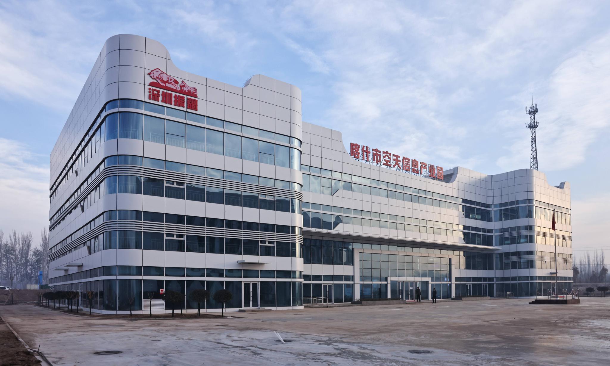 喀什市空天信息产业园孵化基地建成投用(2024年12月17日摄)。 喀什市空天信息产业园孵化基地建成投用(2024年12月17日摄)。