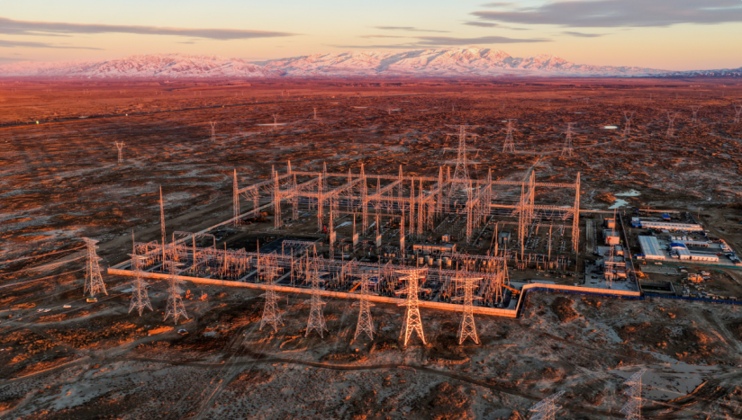 塔额750千伏新建变电站航拍。张灵军 摄 塔额750千伏新建变电站航拍。张灵军 摄