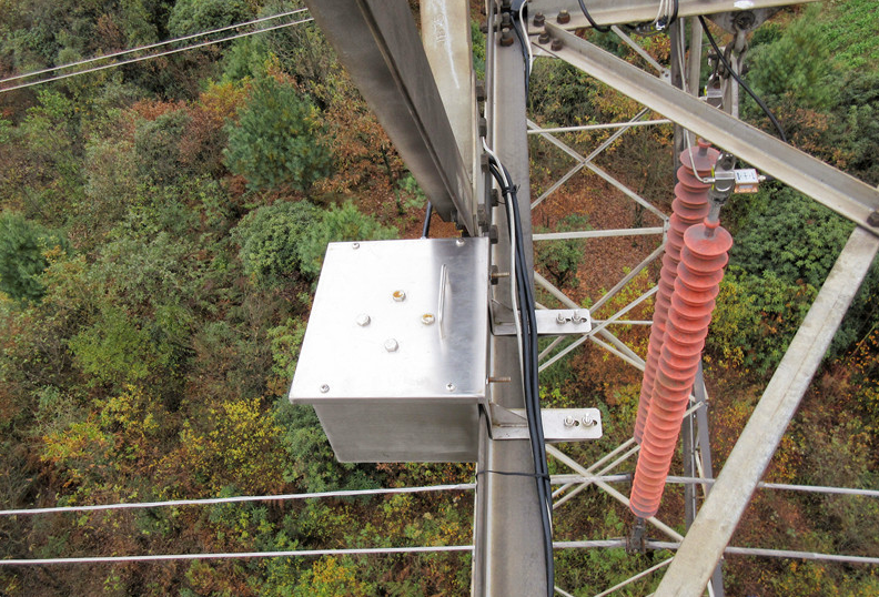 覆冰在线监测装置。