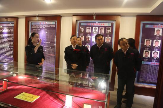 警企共度五四青年节 感受红色爱国教育