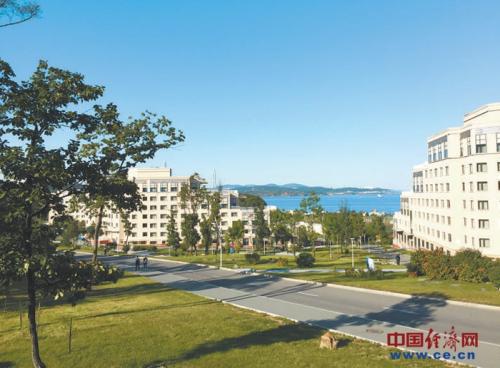 图为东方经济论坛举办地俄罗斯岛远东联邦大学校园。经济日报-中国经济网记者 廖伟径摄 点击进入下一页