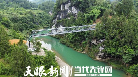 正大线项目三江河桁架跨越是贵州省天然气支线管道首次采用桁架的大型跨越工程