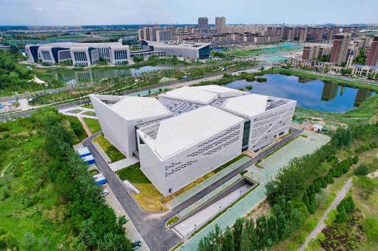 　　7月26日，从空中俯视，宁夏美术馆整体初露芳容。