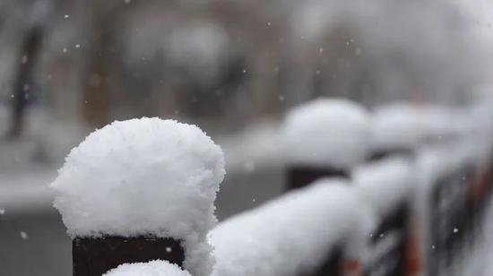 布尔津现雪凇景观