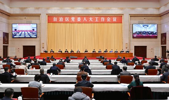 12月10日，自治区党委人大工作会议在银川召开。