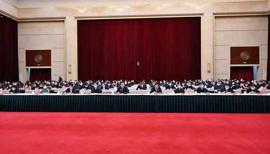 2月15日，自治区党委和政府在银川召开全区重点项目建设视频调度会。