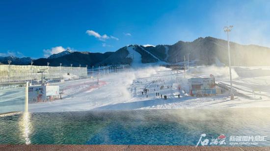 （玩转冬季的新疆）数量破百 新疆滑雪场N级跳