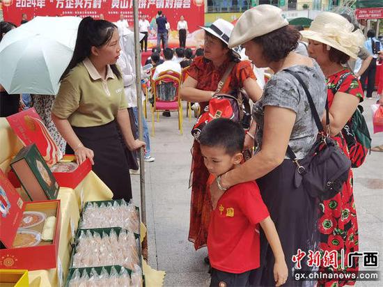 钦州灵山县举办月饼产销对接会 助力“好嘢”走出去