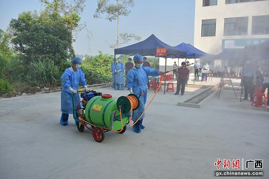 图为演练活动现场。陈桂梅 摄