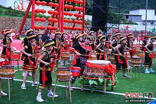 图为庆祝活动现场。杨志雄 摄