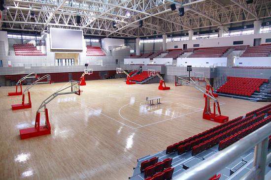 克拉玛依职业技术学院体育场馆面向社会公众开放。（图片由克职院提供）