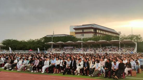 王昊波 摄