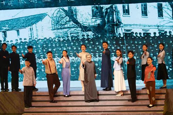 /2025/0919/915e23e7-7aab-4642-8a06-e07ad0b3770a.jpg 9月18日,演出现场。 (浙江工商职业技术学院供图)