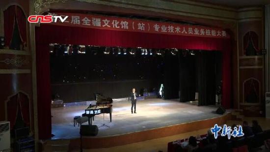 百名新疆文艺骨干齐聚哈密“秀”才艺