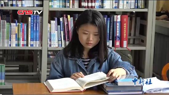 双耳失聪女孩励志人生:将赴清华读博 愿献力健康事业