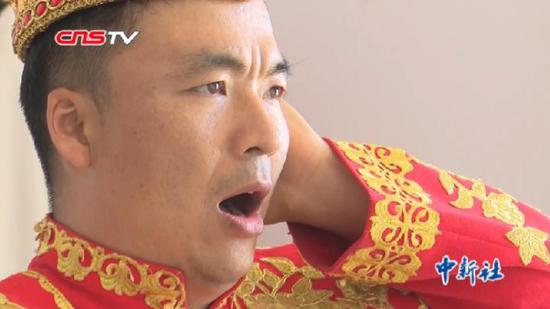 亚麻地上的“少年”阿哥:用高腔呐喊出“诗与远方”