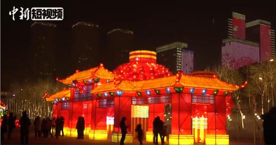 60组迎春花灯扮靓乌鲁木齐新年夜空