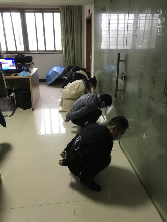2019年1月12日,苍南警方组织警力实施统一收