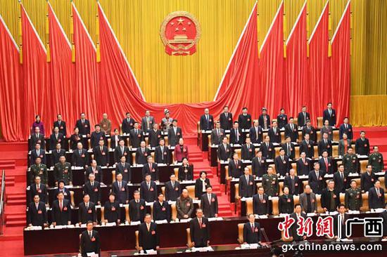 1月26日，会期6天的广西壮族自治区第十三届人大二次会议在南宁开幕。俞靖  摄