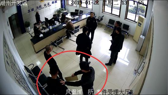 浙江一盗窃案犯罪嫌疑人陪朋友去警局“打酱油”被抓 浙江一盗窃案犯罪嫌疑人陪朋友去警局“打酱油”被抓
