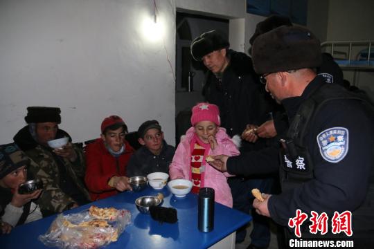 “情”牵帕米尔——为被大雪围困的136名孩子走出雪山上学