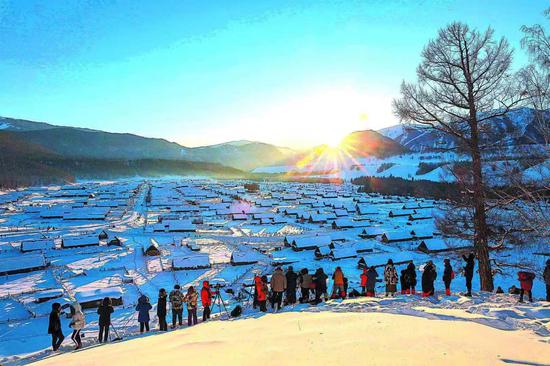 打“飞的”畅滑“粉雪”阿勒泰“承包”了整个冬天