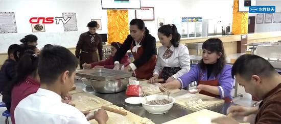 新疆教培中心教师:学员抱着我的时候让我想起女儿