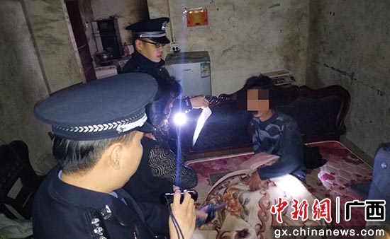 苏相荣 摄