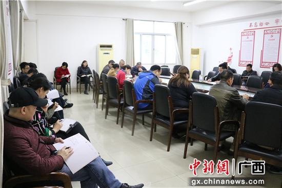 会议现场。 会议现场。