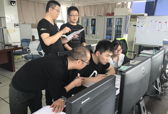 新疆空管局:云端之上 大气之象