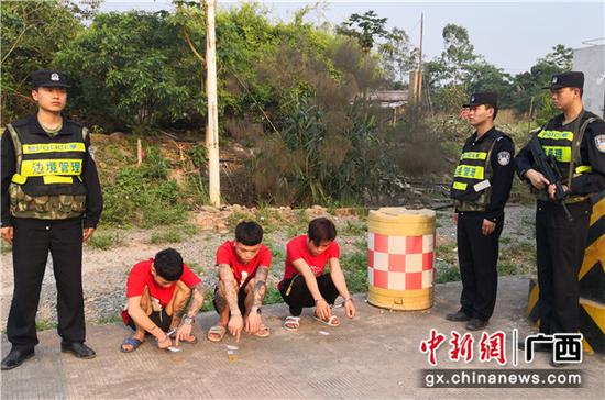 吸毒人员指认尿检结果。 吸毒人员指认尿检结果。