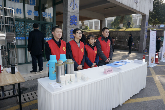 杭州志愿者正在服务。（资料图） 杭州民政 供图