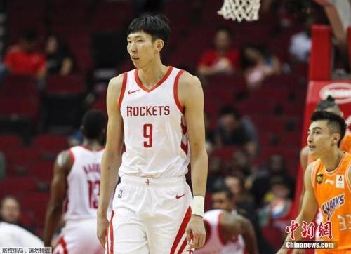 周琦與新疆男籃完成簽約 下賽季將重返CBA賽場