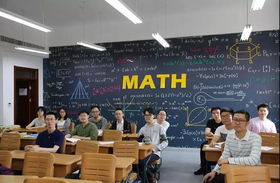 海亮高级中学引来"金凤凰" 10名北大清华"学霸"加盟