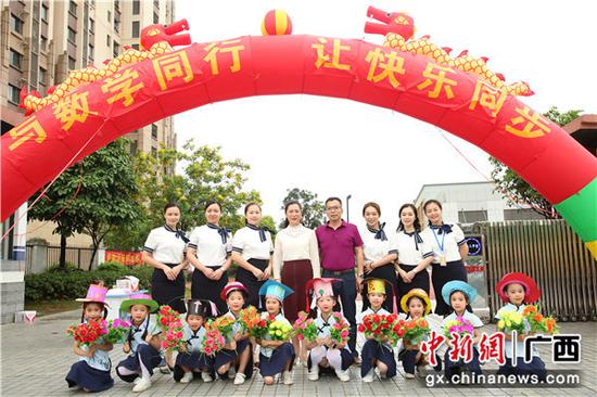 首页>广西各地 中新网广西新闻5月2日电(李宗萍 刘冬仙)为营造