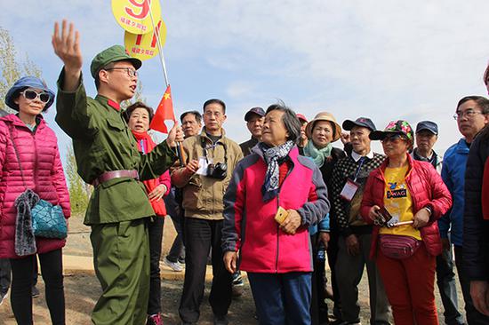 疆外游客“转战数千里”体验中哈边境红色游