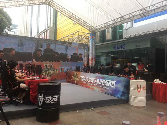 图为参赛选手在比赛中。陈茜 摄 图为参赛选手在比赛中。陈茜 摄