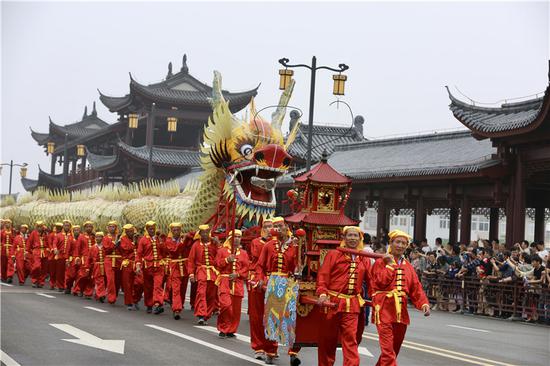 图为第十七届徐霞客开游节现场 蒋攀 摄