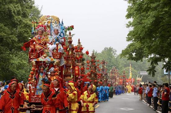 图为第十七届徐霞客开游节现场 蒋攀 摄