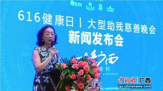 一带一路网、中外交流网西南管理中心主任陆莹致辞。 一带一路网、中外交流网西南管理中心主任陆莹致辞。