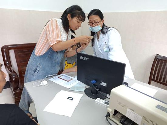 床前办零跑腿 柯城新生儿e站通出生一件事联办