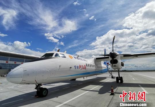 新疆阿勒泰:打通景区航线 解决“旅长游短”