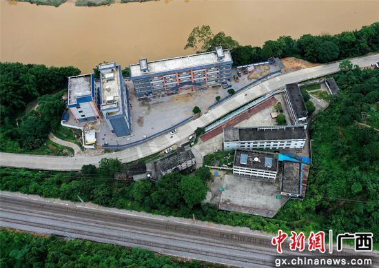航拍融水镇贝林小学扩建校区。石峰 摄 航拍融水镇贝林小学扩建校区。石峰 摄
