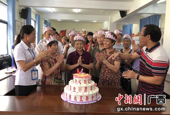 相思湖社区大党委开展纪念“七一”主题党日活动 相思湖社区大党委开展纪念“七一”主题党日活动