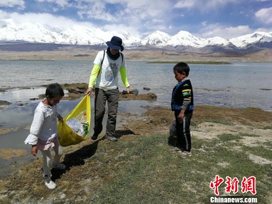 中国徒步大会帕米尔站启程 300名爱好者体验高山之旅