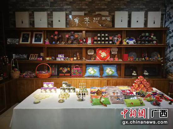 圖為梁巧恩開發的茉莉文創產品。 圖為梁巧恩開發的茉莉文創產品。
