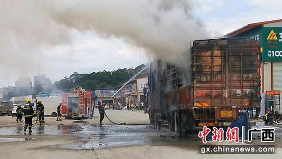鍥句负浜嬫晠鐜板満銆 鍥句负浜嬫晠鐜板満銆